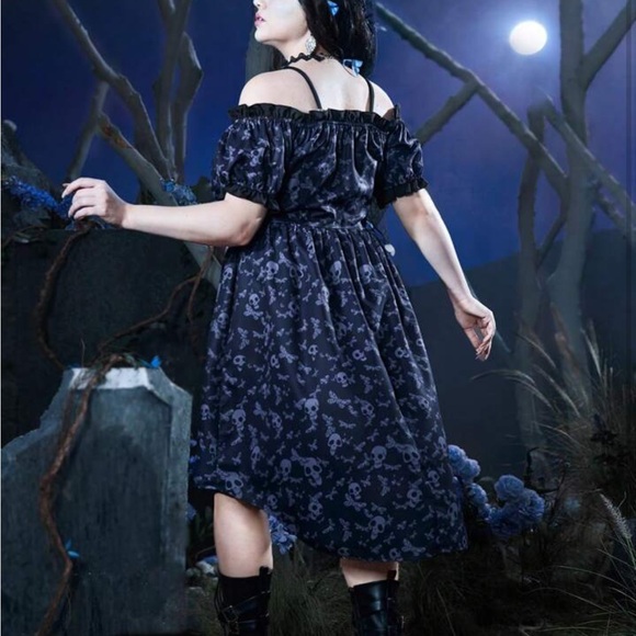 Romwe Corpse Bride Skull Print Cold Shoulder Knot Front Dress NWT - Picture 3 of 9